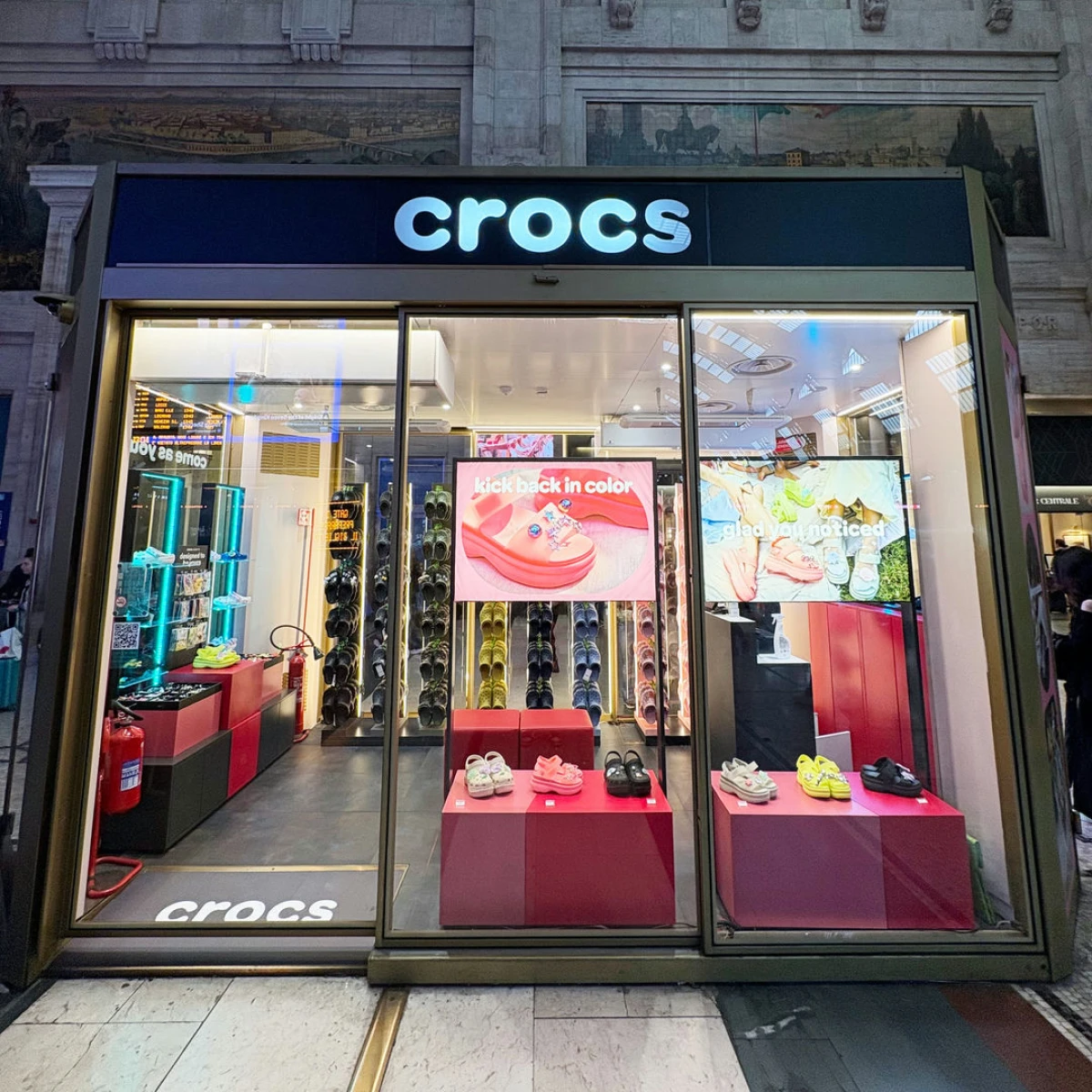 Crocs - Temporary Store